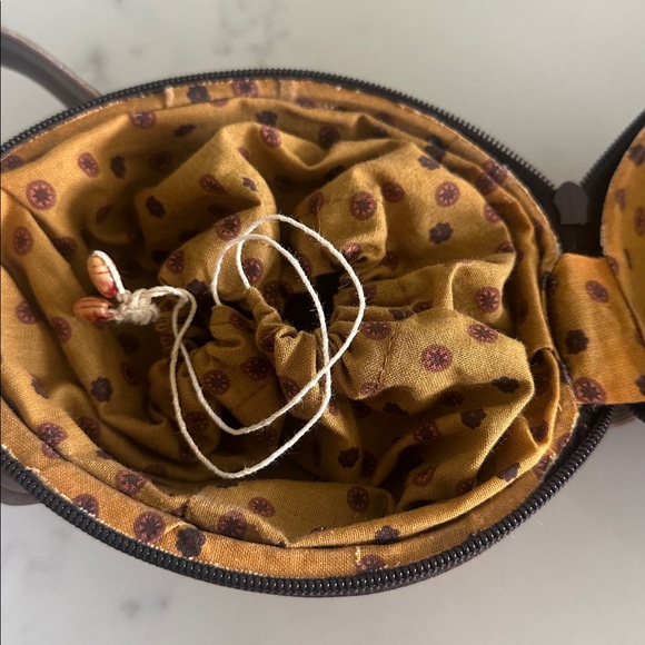 Coconut Shell Handbag - Picture 7 of 8